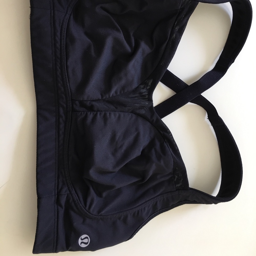 Lululemon Black ta ta tamer 34DD sports bra